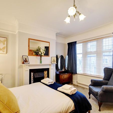 Spacious Victorian Townhouse Near Hcc With Off Street Parking ハロゲート エクステリア 写真