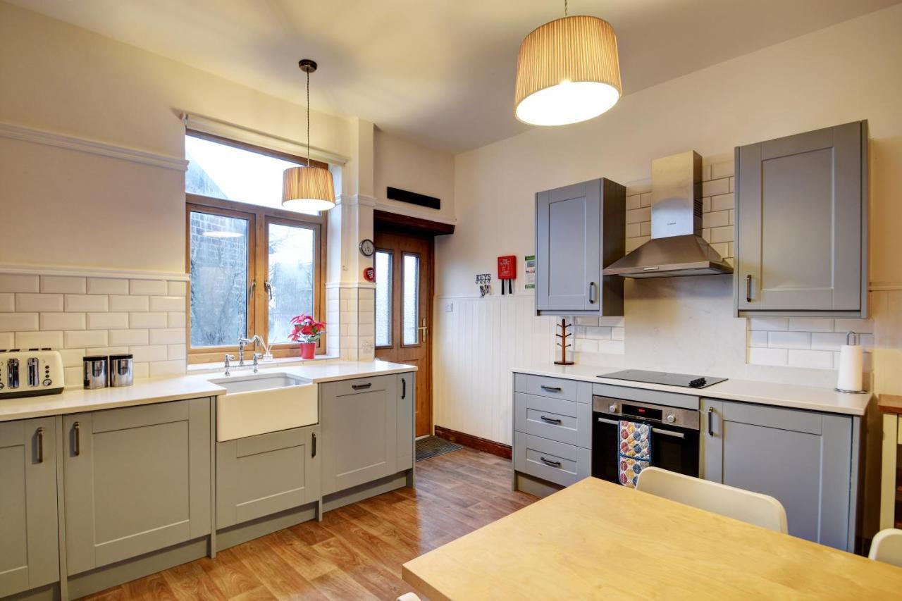 Spacious Victorian Townhouse Near Hcc With Off Street Parking ハロゲート エクステリア 写真
