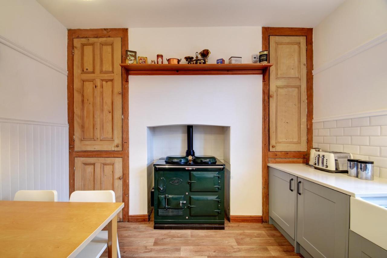 Spacious Victorian Townhouse Near Hcc With Off Street Parking ハロゲート エクステリア 写真