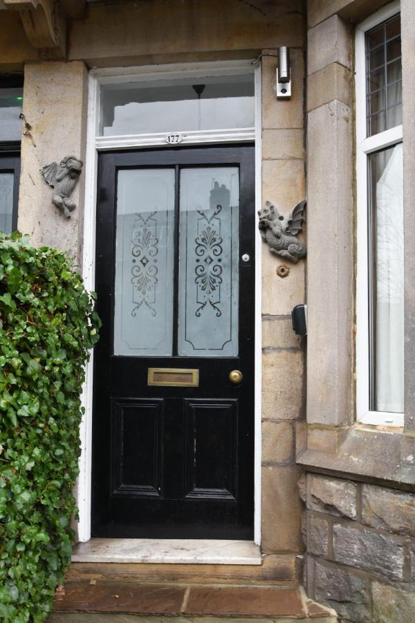 Spacious Victorian Townhouse Near Hcc With Off Street Parking ハロゲート エクステリア 写真