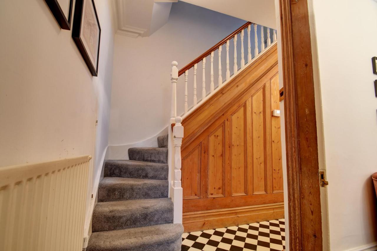 Spacious Victorian Townhouse Near Hcc With Off Street Parking ハロゲート エクステリア 写真